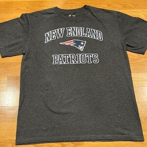 Nfl team New England patriots short sleeve top size large .
